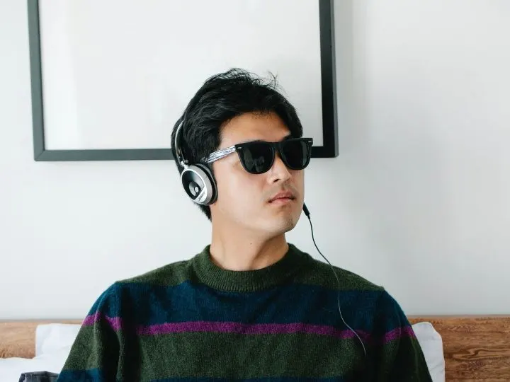 man wearing stylish usb headphones